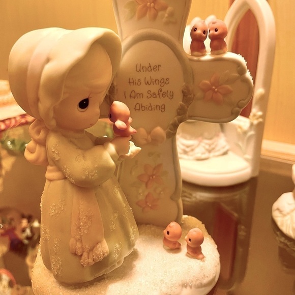 Precious Moments 1998 Under His Wings I Am Safely Abiding - Picture 3 of 10